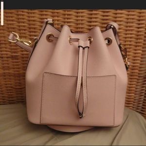 Michael Kors Greenwich Leather bucket bag